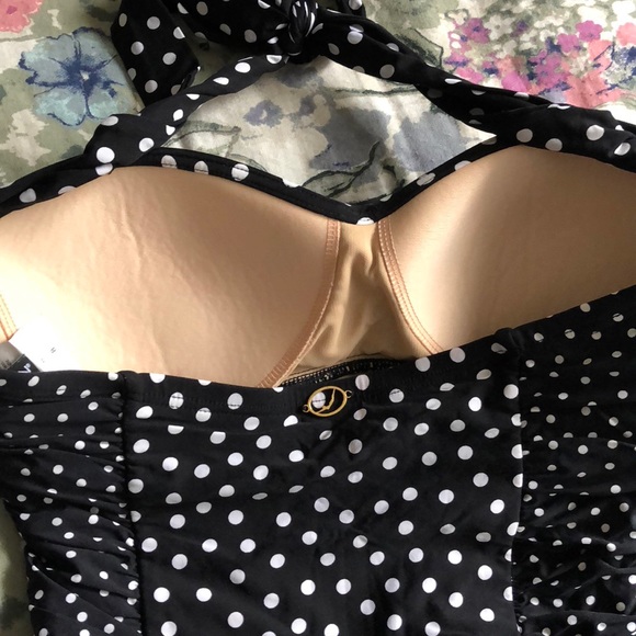 Pokadot one-piece - Picture 3 of 3